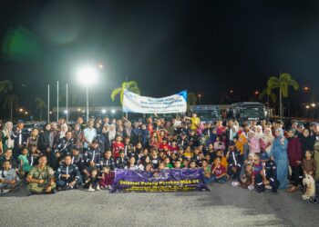 PUCHONG, 7 APRIL 2025. Pasukan Smart ketika bergambar pada liputan Pasukan MAS-01 SMART NADMA Operasi Myteam Relief ke Gempa Bumi Myanmar Kembali ke Tanah Air di Markas SMART di sini, hari ini. UTUSAN/ ISKANDAR ISHAK