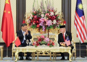 SULTAN Ibrahim dan Xi Jinping di Istana Negara, Kuala Lumpur.-FACEBOOK SULTAN IBRAHM
