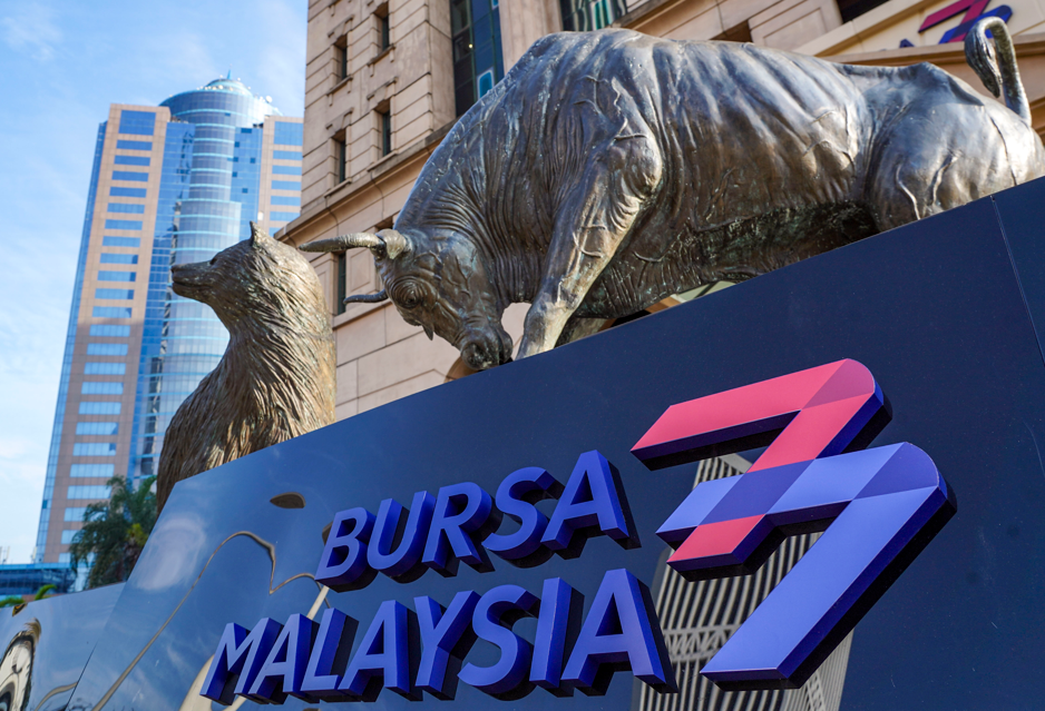 Pasaran saham cecah bawah 1,400, didorong perang dagang global