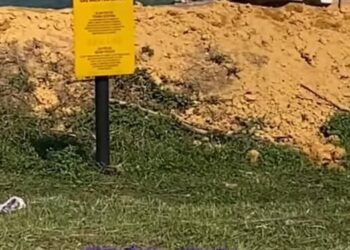 TANGKAP layar video tular di media sosial yang memaparkan kerja-kerja pembinaan projek perumahan baharu dilakukan berhampiran dengan laluan paip gas yang didakwa berlaku di Sendayan, Seremban.