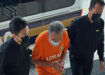BEKAS Pengerusi MPKK salah satu daerah di Negeri Sembilan direman hari ini  bagi membantu siasatan selepas disyaki menyalah guna kuasa pada 2023. - UTUSAN/MOHD. SHAHJEHAN MAAMIN