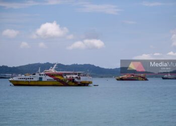 TRIP perjalanan feri ke Pulau Langkawi terganggu disebabkan masalah air pasang surut  yang berlaku di Terminal Jeti Penumpang Kuala Kedah.