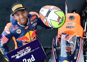 Hakim Danish beraksi konsisten dalam perlumbaan 1 dan 2 apabila mengekalkan kedudukan sebagai naib juara pada pusingan pertama Piala RedBull MotoGP Rookies di Litar Jerez, Sepanyol, semalam. - Ihsan SIC Racing