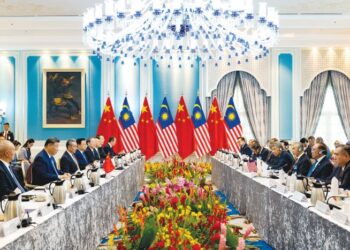 KEHADIRAN Presiden China, Xi Jinping ke Malaysia bukan sekadar tanda penghormatan kepada negara ini tetapi kemuncak pada hubungan dua negara yang akrab dalam semua bidang.