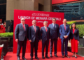 LIEW Chin Tong (tiga dari kiri) bersama Valentino Valentini (kiri) bersama barisan wakil syarikat Generali selepas pelancaran ibu pejabat syarikat itu di sini, hari ini.-UTUSAN/SABRINA ZULKIFLI.