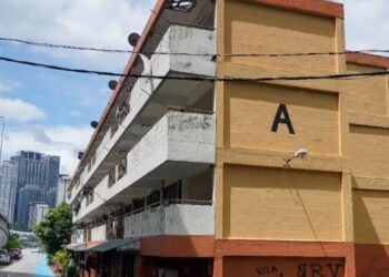 Pembangunan kawasan daif Melayu tidak sepatutnya memindahkan penduduk asal.