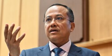 AHMAD SAMSURI MOKHTAR