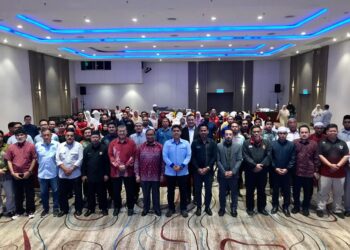 SEBAHAGIAN ahli panel bersama agensi yang hadir pada Sidang Meja Bulat Siri Ke 2: Pelaksanaan Polisi dan Dasar Sukan Mesra Islam Kelantan di Kota Bharu, Kelantan.- UTUSAN/ROSLIZA MOHAMED