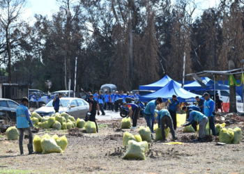 SEBANYAK 116 tan sampah dikutip pada hari pertama Ops Mega Pembersihan Putra Heights, semalam. - JABATAN PENERANGAN
