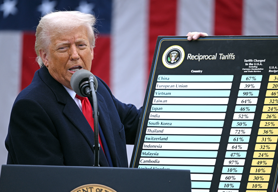 Elak ekonomi terjejas, Trump dijangka perluas pengecualian tarif import