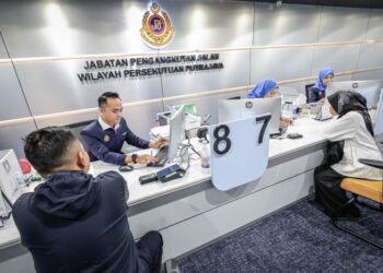 TRANSFORMASI digital dalam perkhidmatan awam bukan lagi pilihan, tetapi satu keperluan.