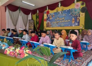 MURID SK Batu Melintang yang terlbat dengabn tadarus al-Quran  baru-baru ini.