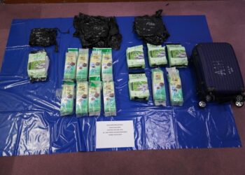 DADAH jenis methamphetamine yang cuba diseludup dari KLIA2 ke Sarawak.