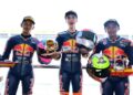 Hakim Danish (kanan) muncul naib juara selepas bertarung sengit dengan Brain Uriarte (tengah) yang memenangi perlumbaan 1 Piala RedBull MotoGP Rookies, manakala, Veda Pratama di tempat ketiga dalam aksi pembukaan musim di Litar Jerez, tengah malam tadi. - Ihsan RedBull MotoGP Rookies
