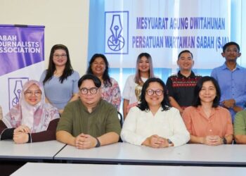 MARIAH (duduk, ketiga kanan) dengan barisan utama SJA 2025-2026 yang baharu