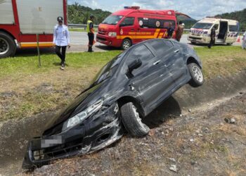 KEADAAN kenderaan yang terlibat kemalangan meragut satu nyawa  di Kilometer 379.4 Lebuhraya Pantai Timur ( LPT2), Ajil-Bukit Besi, Hulu Terengganu. - IHSAN PDRM