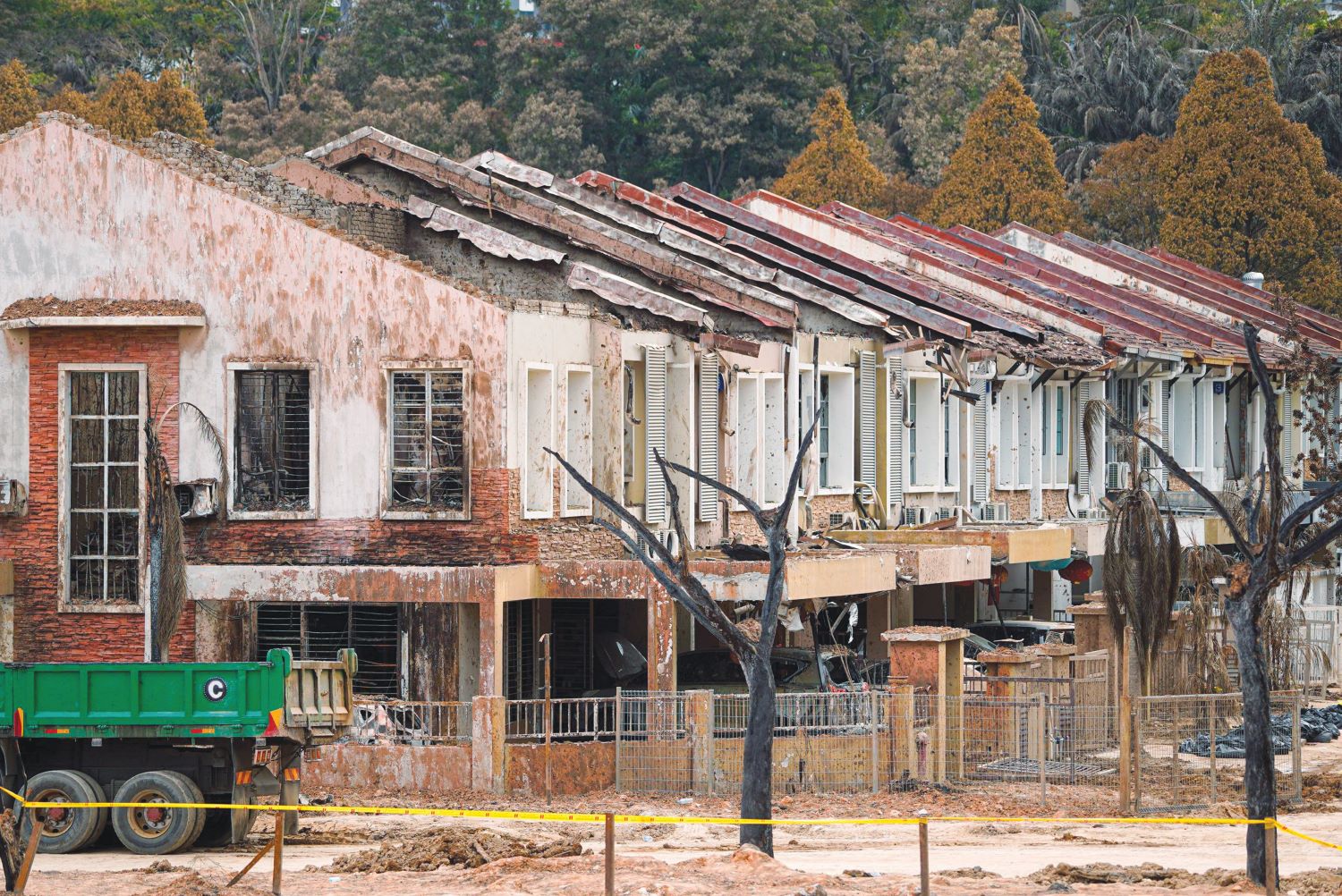 Mahu tinggal di rumah lama, walau bimbang keselamatan