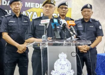 NOOR Hisam Nordin pada sidang akhbar berkaitan PRK DUN Ayer Kuning di IPD Tapah hari ini. - UTUSAN