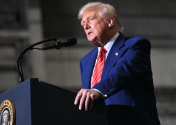 DONALD TRUMP