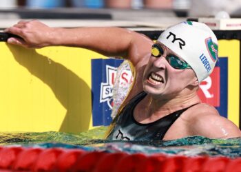KATIE Ledecky ketika menghampiri penamatnya dalam saringan pertama gaya bebas 1500 meter (m) wanita di Pusat Akuatik Fort Lauderdale, Florida, hari ini.  - AFP