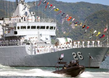 Sebahagian kapal Tentera Laut Diraja Malaysia (TLDM) dan negara-negara luar berlabuh di perairan Pulau Langkawi sempena Pameran Antarabangsa Maritim dan Aeroangkasa  Langkawi 2025 (LIMA'25). UTUSAN/SHAHIR NOORDIN
