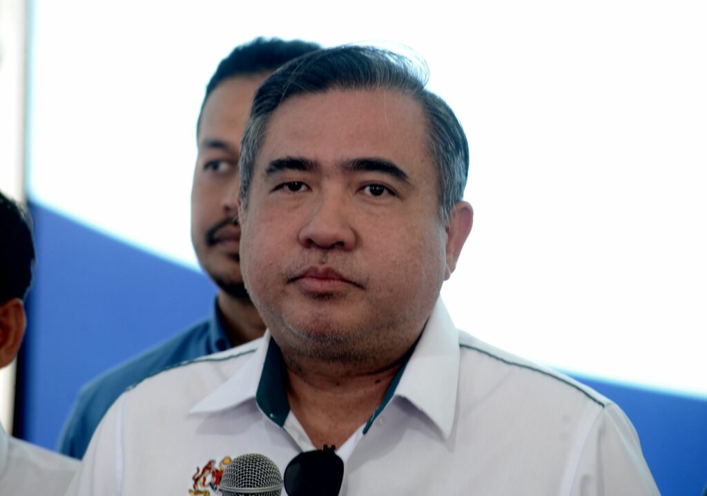 Permit syarikat bas bawa pelajar UPSI dibatalkan serta-merta – Anthony Loke Permit syarikat bas bawa pelajar UPSI dibatalkan serta-merta – Anthony Loke