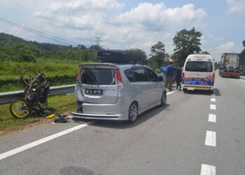 KEADAAN kemalangan di Kilometer 21, Jalan Seremban-Kuala Pilah, Kuala Pilah tengah hari tadi. - IHSAN POLIS