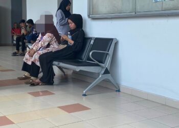 NUR Hafizah Harun didakwa di Mahkamah Sesyen atas dua pertuduhan menjalankan amalan pergigian dan menyediakan klinik pergigian secara haram, tahun lalu. - UTUSAN/NOR SHAFAWATI YUP