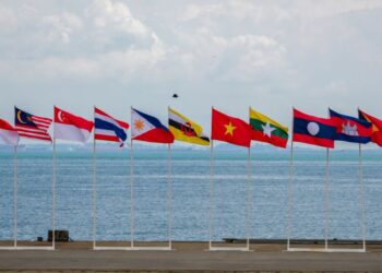 DALAM konteks ASEAN, kejayaan sebenar hanya dapat dicapai apabila setiap lapisan masyarakat menikmati manfaat pembangunan ekonomi secara adil dan saksama.
