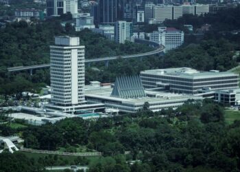 PERLEMBAGAAN Malaysia dengan jelas mengiktiraf Islam sebagai agama Persekutuan serta menetapkan kedudukan istimewa orang Melayu dan bumiputera melalui Perkara 153.