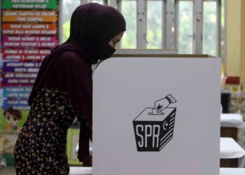 GUNAKAN kuasa undi untuk menolak pemimpin yang memecah-belahkan rakyat dan memilih mereka yang benar-benar ikhlas dalam memperjuangkan perpaduan.