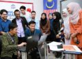 PERANAN warga kerja universiti menuntut anjakan dari segi kompetensi dan kemahiran agar selari dengan keperluan semasa.