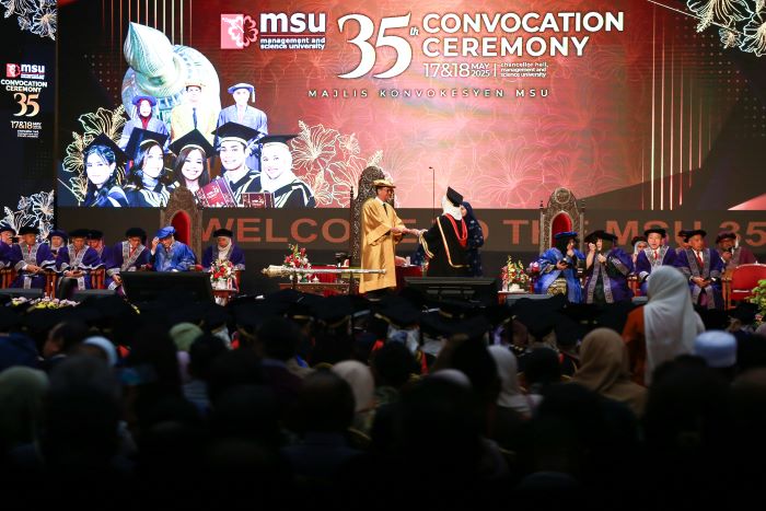 Majlis konvokesyen bukan konsert hiburan