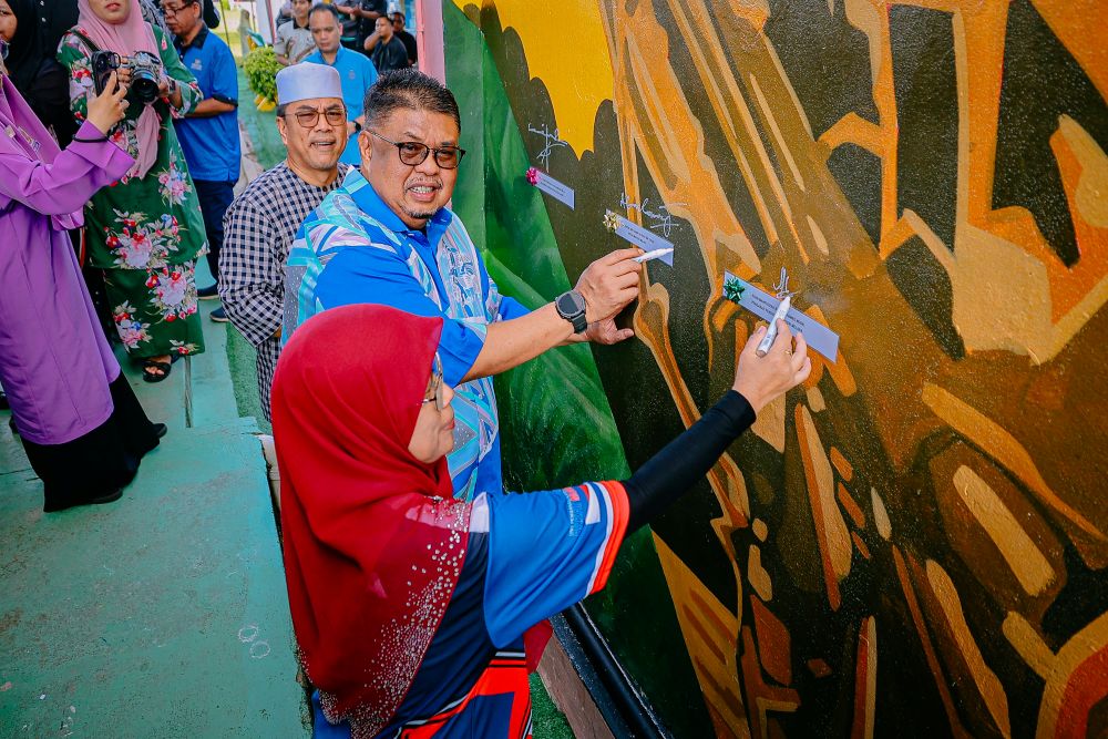 Guru dibawa ke makam Hang Tuah, Melaka mahu perbetul sejarah