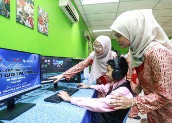 PENDIDIK harus diberi ruang untuk fokus tugas hakiki iaitu mendidik dan membimbing.