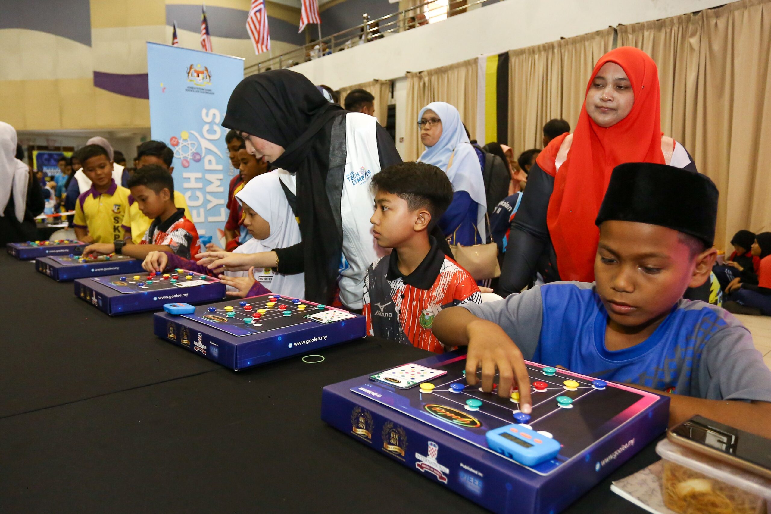 Meningkatkan Minat Pelajar STEM: Kunci Mencapai Wawasan Malaysia 2030