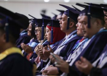PELUANG pembangunan kemahiran, dan sokongan moral, komuniti dan alumni dapat membantu graduan menghadapi cabaran dunia pekerjaan dengan lebih yakin.