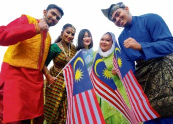 MEMADAI Islam dihormati secara umum oleh bangsa lain di negara ini supaya perpaduan kekal utuh.
