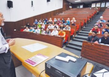 PENSYARAH  adalah pemacu utama dalam merealisasikan aspirasi pendidikan tinggi negara, sambil membentuk generasi masa hadapan yang berdaya saing di peringkat global.