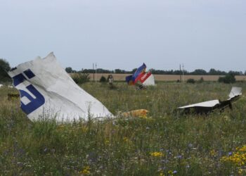 KEADAAN lokasi kejadian sehari selepas pesawat Malaysia Airlines, MH17 ditembak jatuh di Shaktarsk, Ukraine pada 18 Julai 2014. – AFP