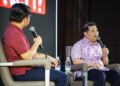 RAFIZI Ramli pada sesi audio siar Yang Bakar Menteri: Yang Berhenti Menteri? di Dewan Majlis Bandaraya Serdang Jaya, malam ini. -UTUSAN/IQBAL ROSLI