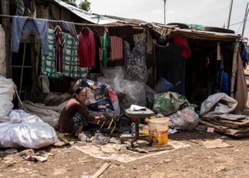 3.17 juta orang atau 1.13 peratus rakyat Indonesia dikategorikan sebagai miskin tegar.- GAMBAR HIASAN