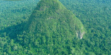 CERRO El Cono mungkin merupakan piramid purba terbesar pernah dibina dalam sejarah peradaban manusia. - AGENSI