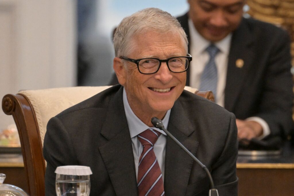 Bill Gates mahu serah semua harta menjelang 2045