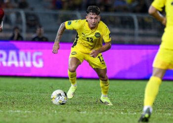 PRESTASI Palmero ketika berdepan Cape Verde mendapatkan pujian peminat bola sepak tempatan.-IHSAN MALAYSIA NT