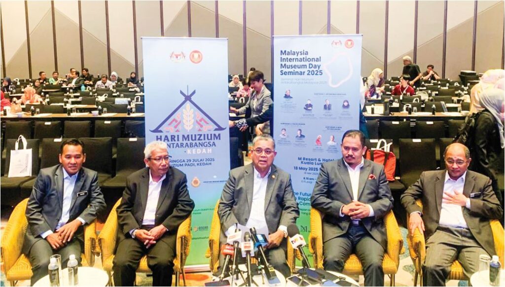 Akta Muzium di peringkat akhir – Aaron