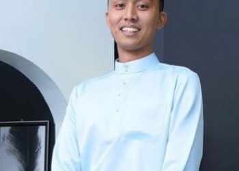 AKMAL WAFI ANNUAR
