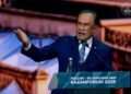 ANWAR Ibrahim ketika menyampaikan ucaptama pada KazanForum 2025 yang berlangsung di Kazan, Tatarstan, semalam. FACEBOOK ANWAR IBRAHIM