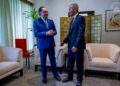 ANWAR Ibrahim tiba di Singapura untuk lawatan kerja bagi  bagi menghadiri Dialog Shangri-La (SLD) ke-22, sebuah forum keselamatan penting di peringkat serantau dan global. PEJABAT PERDANA MENTERI