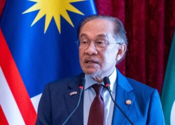 ANWAR Ibrahim akan mengadakan pertemuan dengan Presiden Russia, Vladimir Putin sempena lawatannya ke negara itu hari ini.